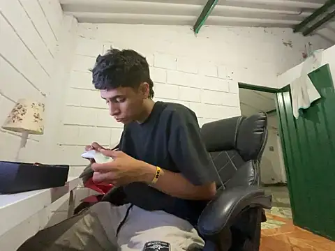 Max TheHorseDick online show from 11-24-25, 01:38