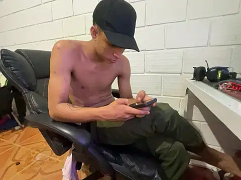 Max TheHorseDick online show from 02-12-26, 04:18