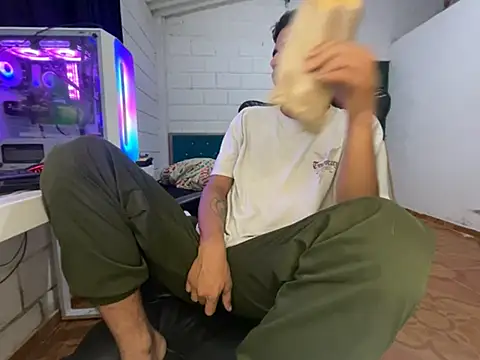 Max TheHorseDick online show from 03-27-26, 07:36