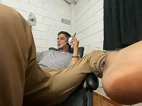 Max TheHorseDick online show from 05-27-26, 01:57
