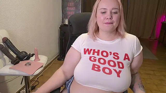 Snapshot of MargotGrey chatting on 02-07-26, 09:18 MargotGrey online show from 02-07-26, 09:18