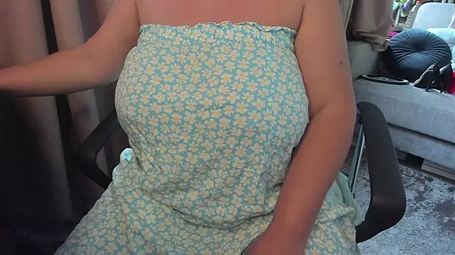 Snapshot of Anita-boobs chatting on 07-06-26, 01:30 Anita-boobs online show from 07-06-26, 01:30