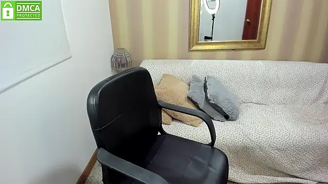 NicolettColin online show from 10-17-25, 06:54