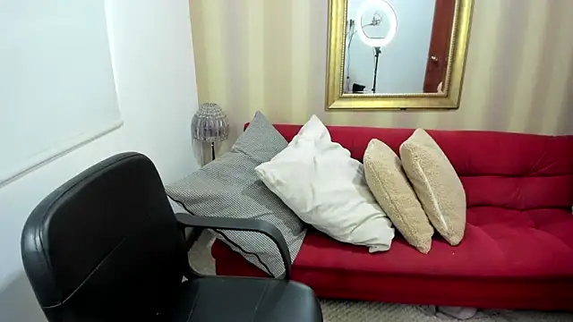 NicolettColin online show from 11-23-25, 05:13