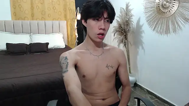 Snapshot of Elio-cam chatting on 10-15-25, 07:19 Elio-cam online show from 10-15-25, 07:19