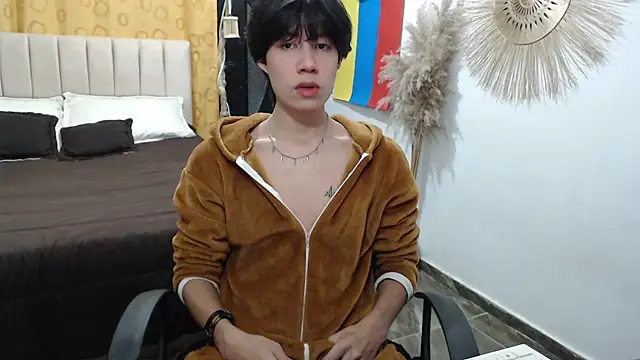Elio-cam online show from 07-15-26, 08:08