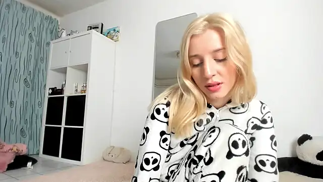 KenzieDawton online show from 11-26-25, 04:46