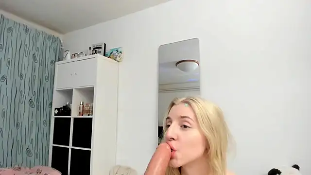KenzieDawton online show from 02-14-26, 07:21