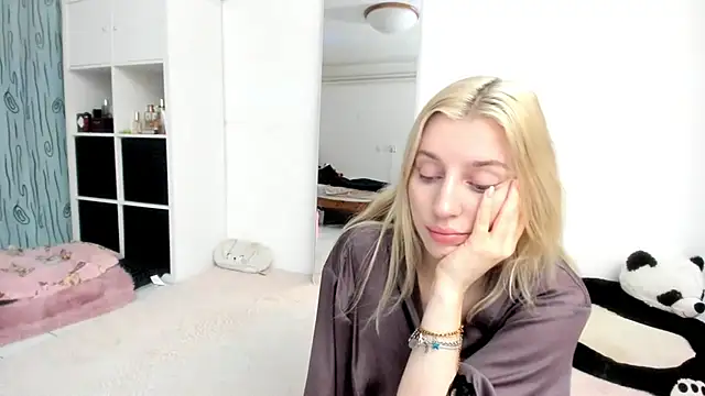 KenzieDawton online show from 02-25-26, 06:50