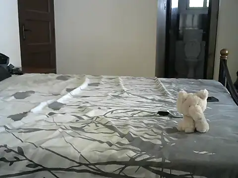 Snapshot of Slim_India chatting on 02-14-26, 03:36 Slim India online show from 02-14-26, 03:36