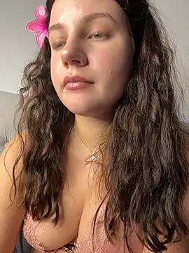 Snapshot of likaxxx chatting on 12-06-24, 02:17 likaxxx online show from 12-06-24, 02:17