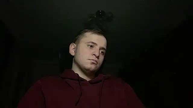 Snapshot of sweaticeboy chatting on 12-06-24, 07:23 sweaticeboy online show from 12-06-24, 07:23