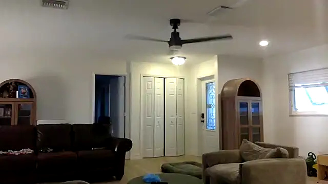 Snapshot of Bronco9602 chatting on 09-20-25, 12:06 Bronco9602 online show from 09-20-25, 12:06