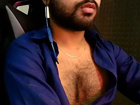 Snapshot of SHENOY3 chatting on 05-17-26, 05:20 SHENOY3 online show from 05-17-26, 05:20