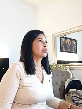 Snapshot of Shanon_mature chatting on 05-04-26, 11:01 Shanon mature online show from 05-04-26, 11:01