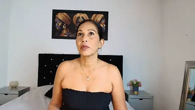 Snapshot of Shanon_mature chatting on 06-18-26, 06:45 Shanon mature online show from 06-18-26, 06:45