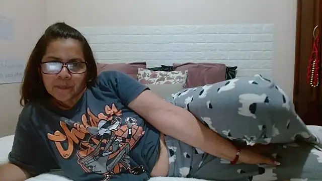 Sara Brandon online show from 09-25-25, 02:59