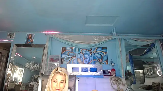 Snapshot of ADRIANNA_FOX chatting on 02-08-25, 06:43 ADRIANNA FOX online show from 02-08-25, 06:43