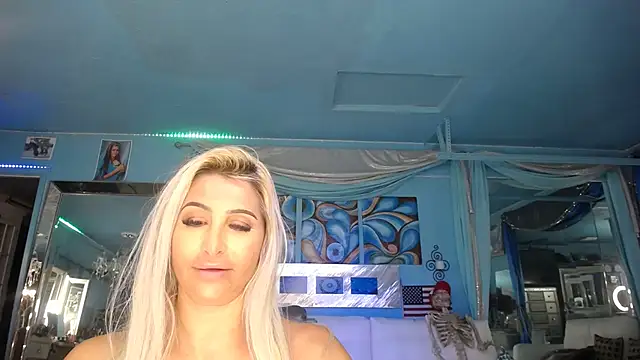 Snapshot of ADRIANNA_FOX chatting on 02-10-25, 03:46 ADRIANNA FOX online show from 02-10-25, 03:46