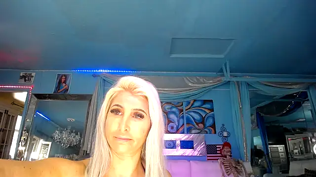 Snapshot of ADRIANNA_FOX chatting on 02-17-25, 04:26 ADRIANNA FOX online show from 02-17-25, 04:26