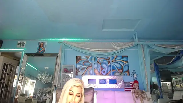 Snapshot of ADRIANNA_FOX chatting on 03-04-25, 12:44 ADRIANNA FOX online show from 03-04-25, 12:44