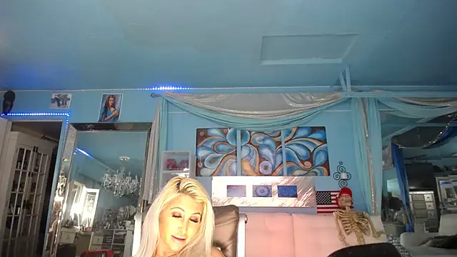 Snapshot of ADRIANNA_FOX chatting on 03-16-25, 01:28 ADRIANNA FOX online show from 03-16-25, 01:28