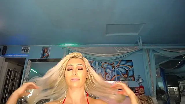Snapshot of ADRIANNA_FOX chatting on 03-16-25, 07:37 ADRIANNA FOX online show from 03-16-25, 07:37