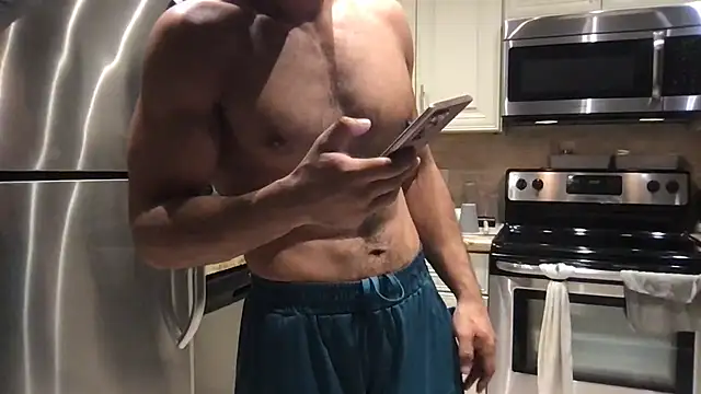 BigGuyMuscle online show from 11-18-25, 02:50