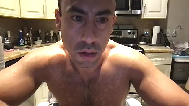 Snapshot of BigGuyMuscle chatting on 06-18-26, 09:14 BigGuyMuscle online show from 06-18-26, 09:14