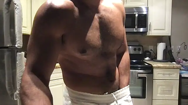 Snapshot of BigGuyMuscle chatting on 06-22-26, 03:25 BigGuyMuscle online show from 06-22-26, 03:25