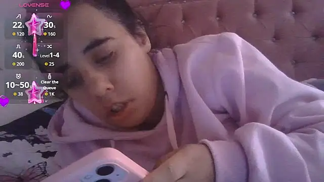 Snapshot of annarose19 chatting on 06-25-26, 10:14 annarose19 online show from 06-25-26, 10:14