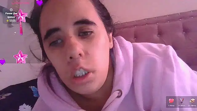 Snapshot of annarose19 chatting on 06-26-26, 07:51 annarose19 online show from 06-26-26, 07:51