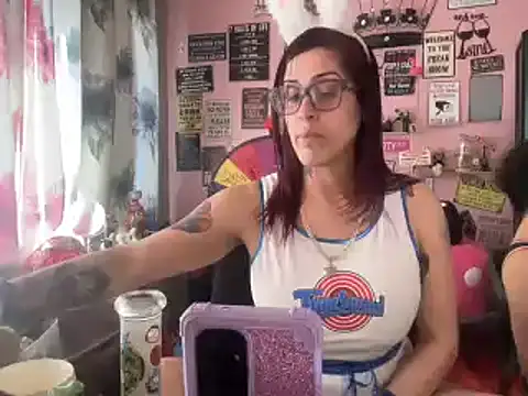 Snapshot of latinacubana chatting on 03-09-25, 08:42 latinacubana online show from 03-09-25, 08:42