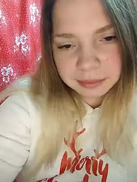 Snapshot of Zuli_Kiska chatting on 12-05-24, 08:33 Zuli Kiska online show from 12-05-24, 08:33