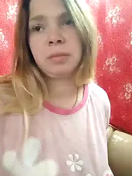 Snapshot of Zuli_Kiska chatting on 12-13-24, 12:06 Zuli Kiska online show from 12-13-24, 12:06