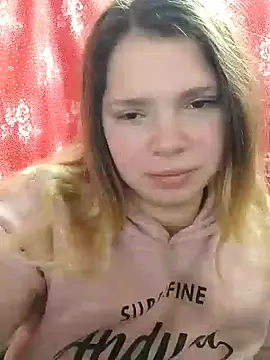 Snapshot of Zuli_Kiska chatting on 12-15-24, 11:55 Zuli Kiska online show from 12-15-24, 11:55
