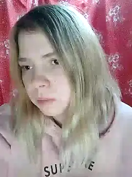 Snapshot of Zuli_Kiska chatting on 12-25-24, 08:17 Zuli Kiska online show from 12-25-24, 08:17
