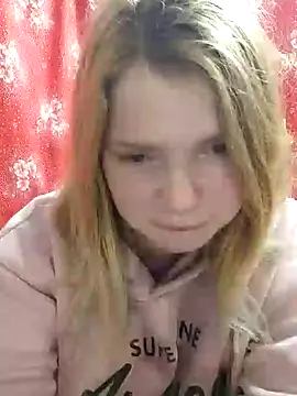 Snapshot of Zuli_Kiska chatting on 12-27-24, 10:59 Zuli Kiska online show from 12-27-24, 10:59
