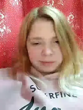 Snapshot of Zuli_Kiska chatting on 12-28-24, 11:26 Zuli Kiska online show from 12-28-24, 11:26