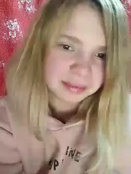 Snapshot of Zuli_Kiska chatting on 01-03-25, 11:44 Zuli Kiska online show from 01-03-25, 11:44