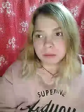 Snapshot of Zuli_Kiska chatting on 01-05-25, 09:03 Zuli Kiska online show from 01-05-25, 09:03