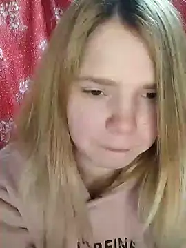 Snapshot of Zuli_Kiska chatting on 01-12-25, 09:19 Zuli Kiska online show from 01-12-25, 09:19