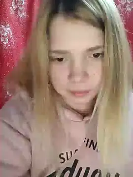 Snapshot of Zuli_Kiska chatting on 01-13-25, 12:19 Zuli Kiska online show from 01-13-25, 12:19