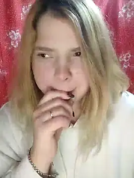 Snapshot of Zuli_Kiska chatting on 01-17-25, 11:29 Zuli Kiska online show from 01-17-25, 11:29