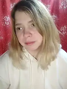 Snapshot of Zuli_Kiska chatting on 01-18-25, 11:44 Zuli Kiska online show from 01-18-25, 11:44