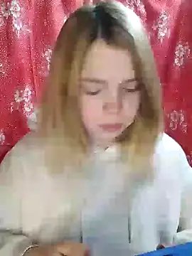 Snapshot of Zuli_Kiska chatting on 01-22-25, 08:49 Zuli Kiska online show from 01-22-25, 08:49