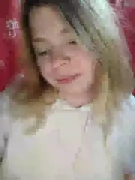 Snapshot of Zuli_Kiska chatting on 01-22-25, 11:53 Zuli Kiska online show from 01-22-25, 11:53