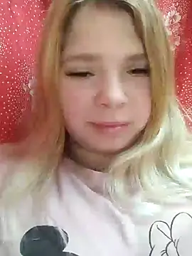 Snapshot of Zuli_Kiska chatting on 01-25-25, 11:32 Zuli Kiska online show from 01-25-25, 11:32
