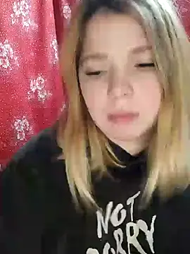 Snapshot of Zuli_Kiska chatting on 02-11-25, 08:31 Zuli Kiska online show from 02-11-25, 08:31