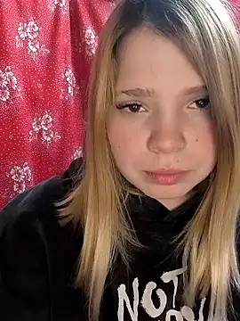 Snapshot of Zuli_Kiska chatting on 02-28-25, 08:18 Zuli Kiska online show from 02-28-25, 08:18